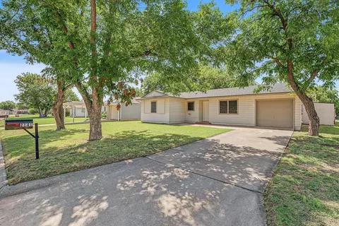 2141 S 35th St, Abilene, TX 79605