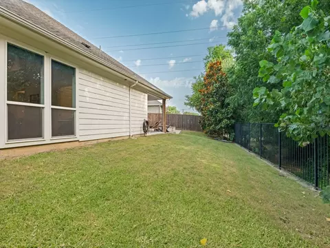 Exterior - 972 Meadow Bend Loop S, Grapevine, TX 76051 photo 6 of 6