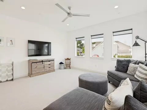 Living - 972 Meadow Bend Loop S, Grapevine, TX 76051 photo 6 of 6