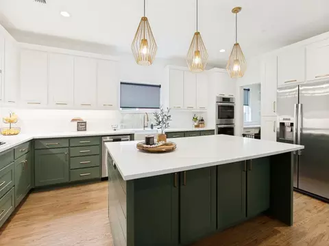 Kitchen - 972 Meadow Bend Loop S, Grapevine, TX 76051 photo 2 of 6
