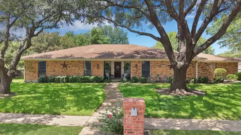 10000 Westpark Dr, Benbrook, TX 76126