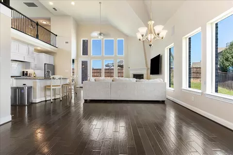 701 Auburn Ct, Savannah, TX 76227