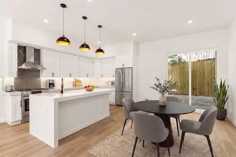 438 Bonnie View Rd, Dallas, TX 75203