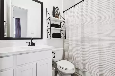 Bath - 2017 Compton Ct, Celina, TX 75009 photo 7 of 7