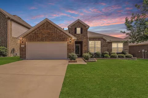 1908 Brahorn Ln, Fort Worth, TX 76131