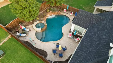 1660 Meadows Ave, Lantana, TX 76226