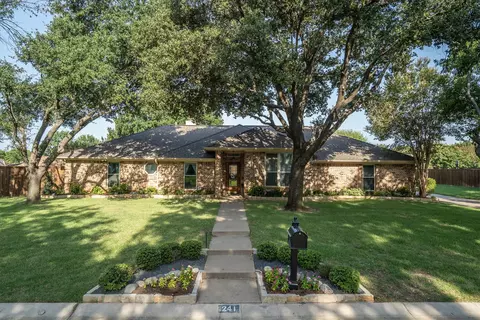 241 Raintree Dr, Highland Village, TX 75077