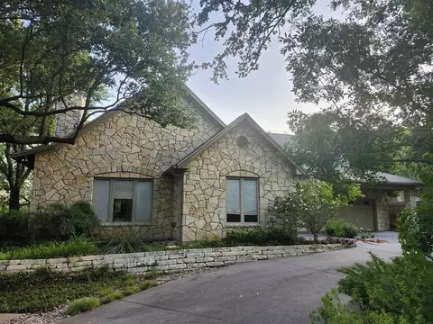1924 Kensington Dr, Fort Worth, TX 76110
