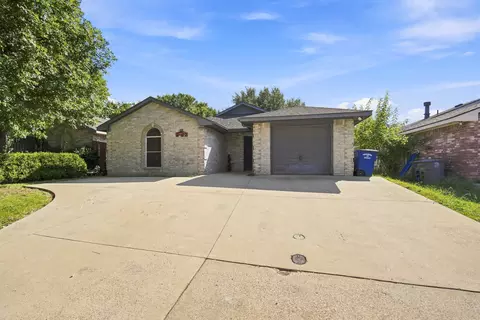 2534 Las Villas Ave, Dallas, TX 75211
