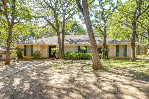 3410 Woodford Dr, Arlington, TX 76013
