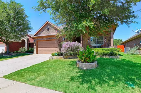 13149 Red Robin Dr, Fort Worth, TX 76244