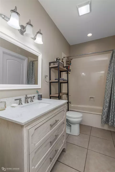 Bath - 274 Cattail Trl, Benton, LA 71006 photo 3 of 5