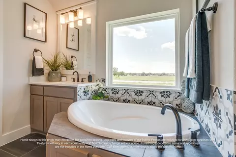 Bath - 519 Geyser Trl, Mcgregor, TX 76657 photo 2 of 2