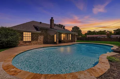 7320 Wesley Ct, North Richland Hills, TX 76180