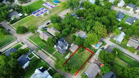 1901 Fuller St, Greenville, TX 75401