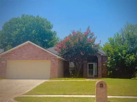 3203 Blue Jay Dr, Corinth, TX 76210