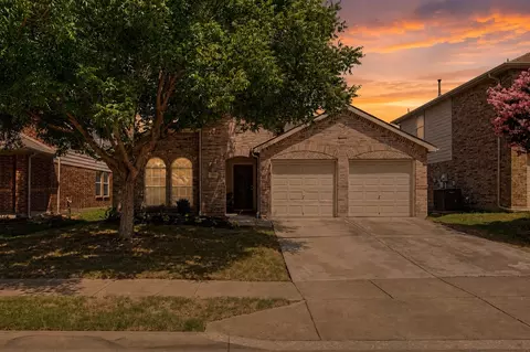 9225 Comanche Ridge Dr, Fort Worth, TX 76131
