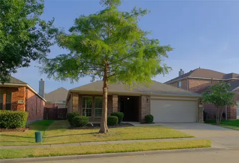 924 Lake Forest Trl, Little Elm, TX 75068