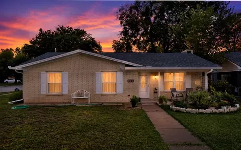 800 Patricia St, Irving, TX 75060