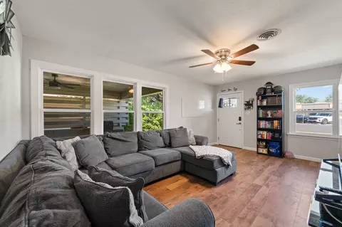Living - 809 Phillips St, Cleburne, TX 76033 photo 1 of 1