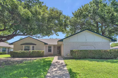 1720 Timbercreek Rd, Benbrook, TX 76126
