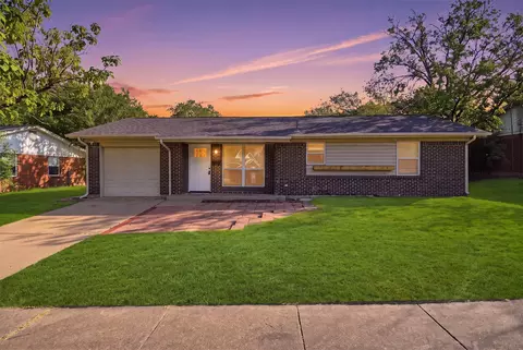 6214 Shadydell Dr, Fort Worth, TX 76135