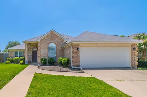 6917 Laurel Canyon Ter, Fort Worth, TX 76132