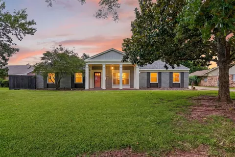 6327 Sand Beach Blvd, Shreveport, LA 71105