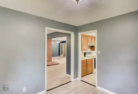 Entry Way - 220 E Cloverleaf Dr, Haughton, LA 71037 photo 2 of 3