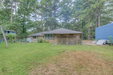 Exterior - 220 E Cloverleaf Dr, Haughton, LA 71037 photo 2 of 9