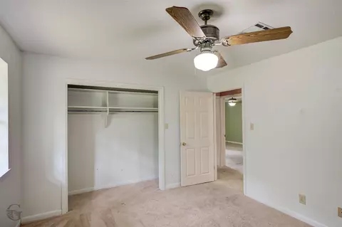 Bedroom - 220 E Cloverleaf Dr, Haughton, LA 71037 photo 4 of 6