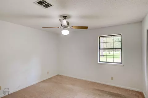 Bedroom - 220 E Cloverleaf Dr, Haughton, LA 71037 photo 3 of 6