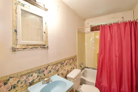 Bath - 2015 N 12th St, Waco, TX 76708 photo 1 of 1