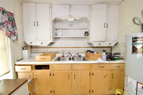 Kitchen - 2015 N 12th St, Waco, TX 76708 photo 2 of 2