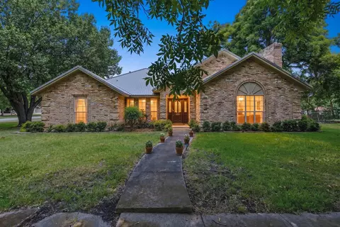301 Paris St, Pecan Gap, TX 75469