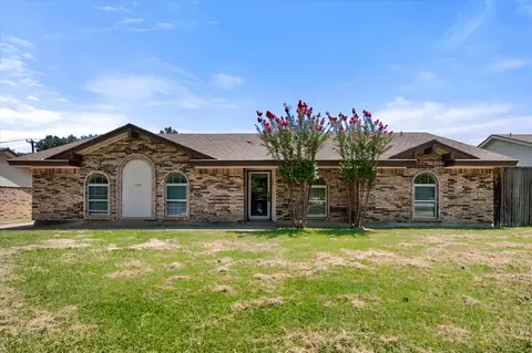 2001 San Jacinto Dr, Arlington, TX 76012