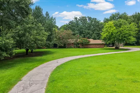 3054 Old Paris Rd, Mount Pleasant, TX 75455