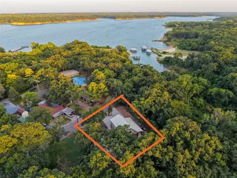 227 Shoreline Rd, Pottsboro, TX 75076