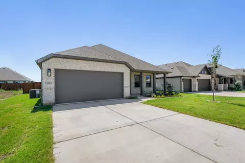 1961 Daybreak Dr, Alvarado, TX 76009