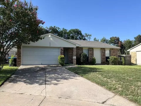 6932 Misty Glen Ct, Fort Worth, TX 76120