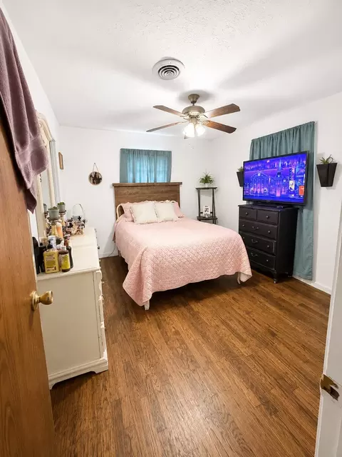 Bedroom - 150 E Cooper St, Cooper, TX 75432 photo 1 of 3