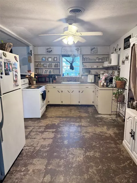 Kitchen - 150 E Cooper St, Cooper, TX 75432 photo 1 of 1