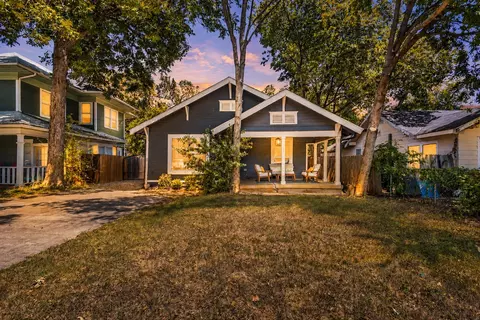 406 S Montreal Ave, Dallas, TX 75208