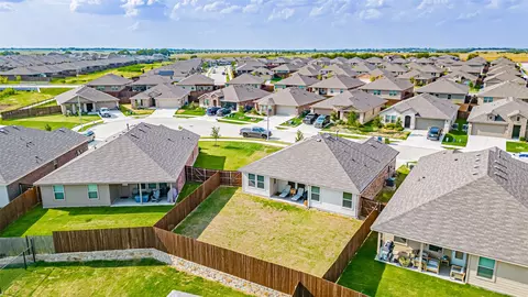 705 Basteen Ln, Justin, TX 76247