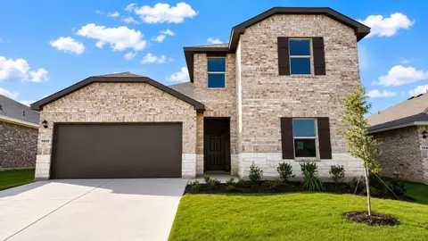 1052 Foxburg Dr, Fort Worth, TX 76131