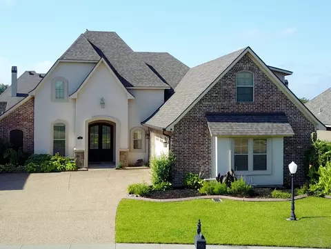 716 Dumaine Dr, Bossier City, LA 71111