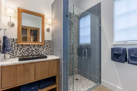Bath - 341 Devon Dr, Coppell, TX 75019 photo 3 of 4