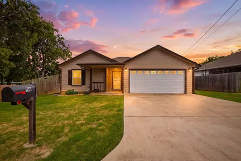 114 Wade St, Whitesboro, TX 76273