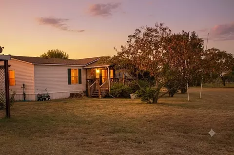 1135 County Road 269, Oglesby, TX 76561