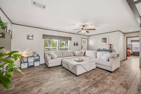 Living - 936 Apache Dr, De Leon, TX 76444 photo 4 of 4